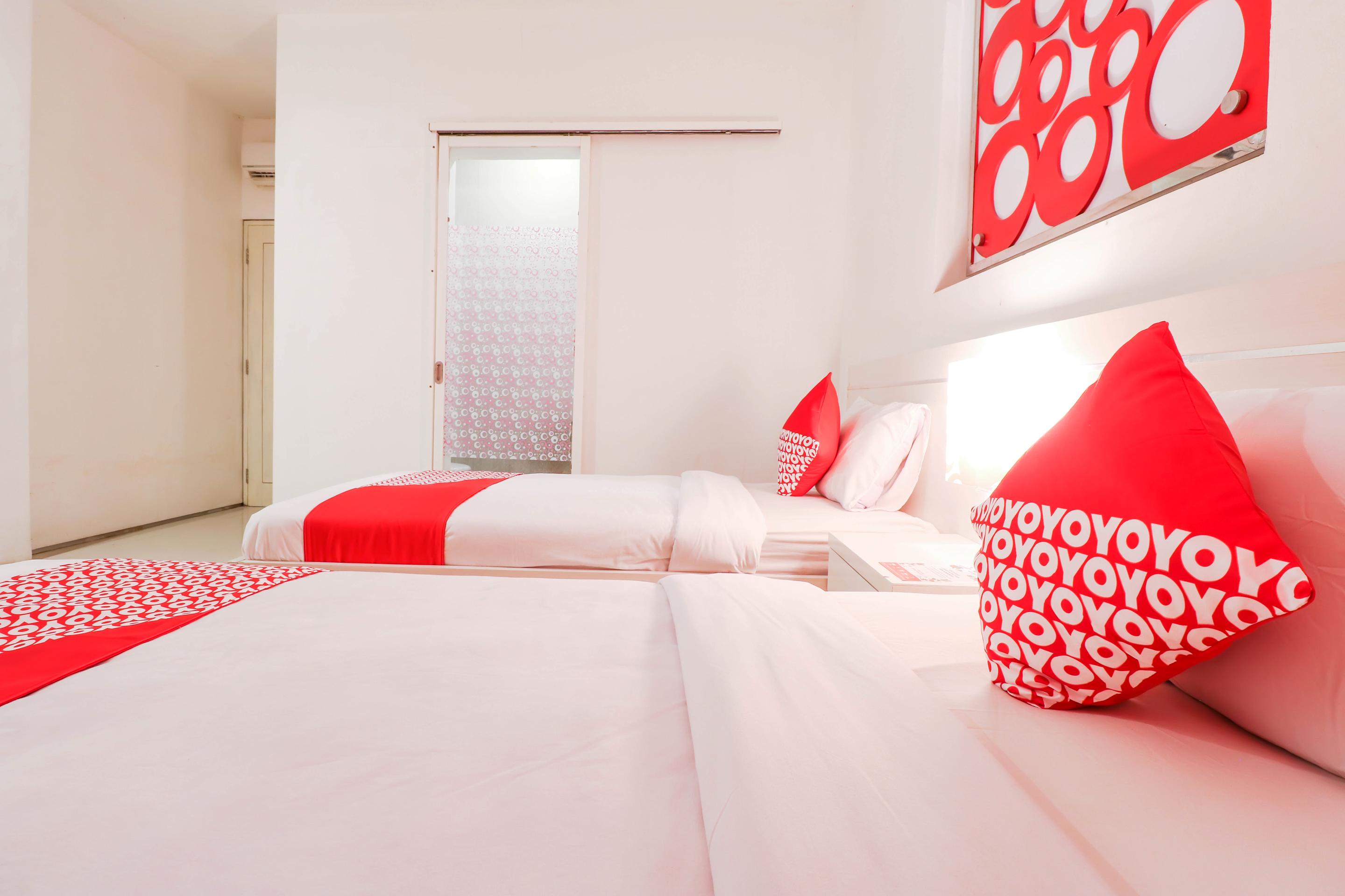 Kerobokan Oyo 1489 Simona Hotel מראה חיצוני תמונה