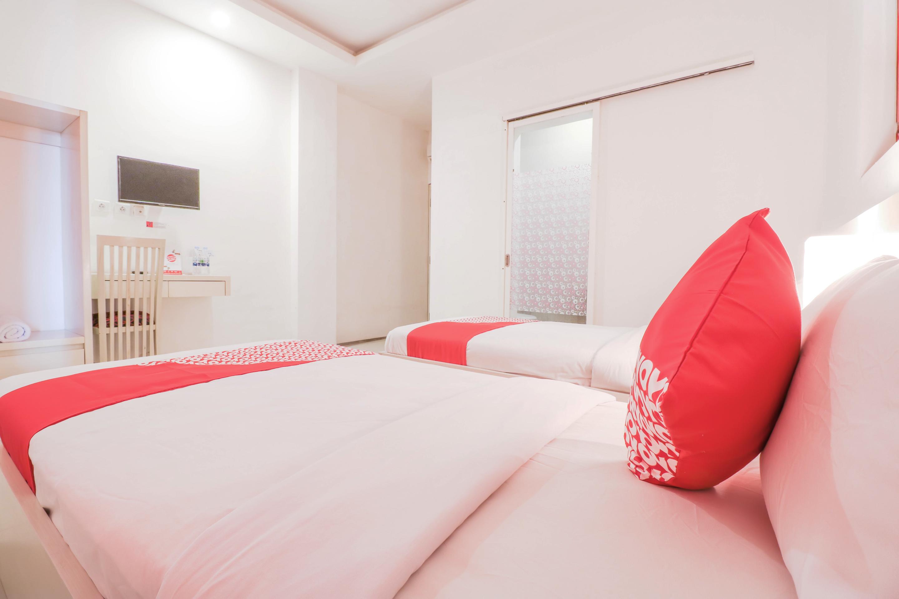Kerobokan Oyo 1489 Simona Hotel מראה חיצוני תמונה