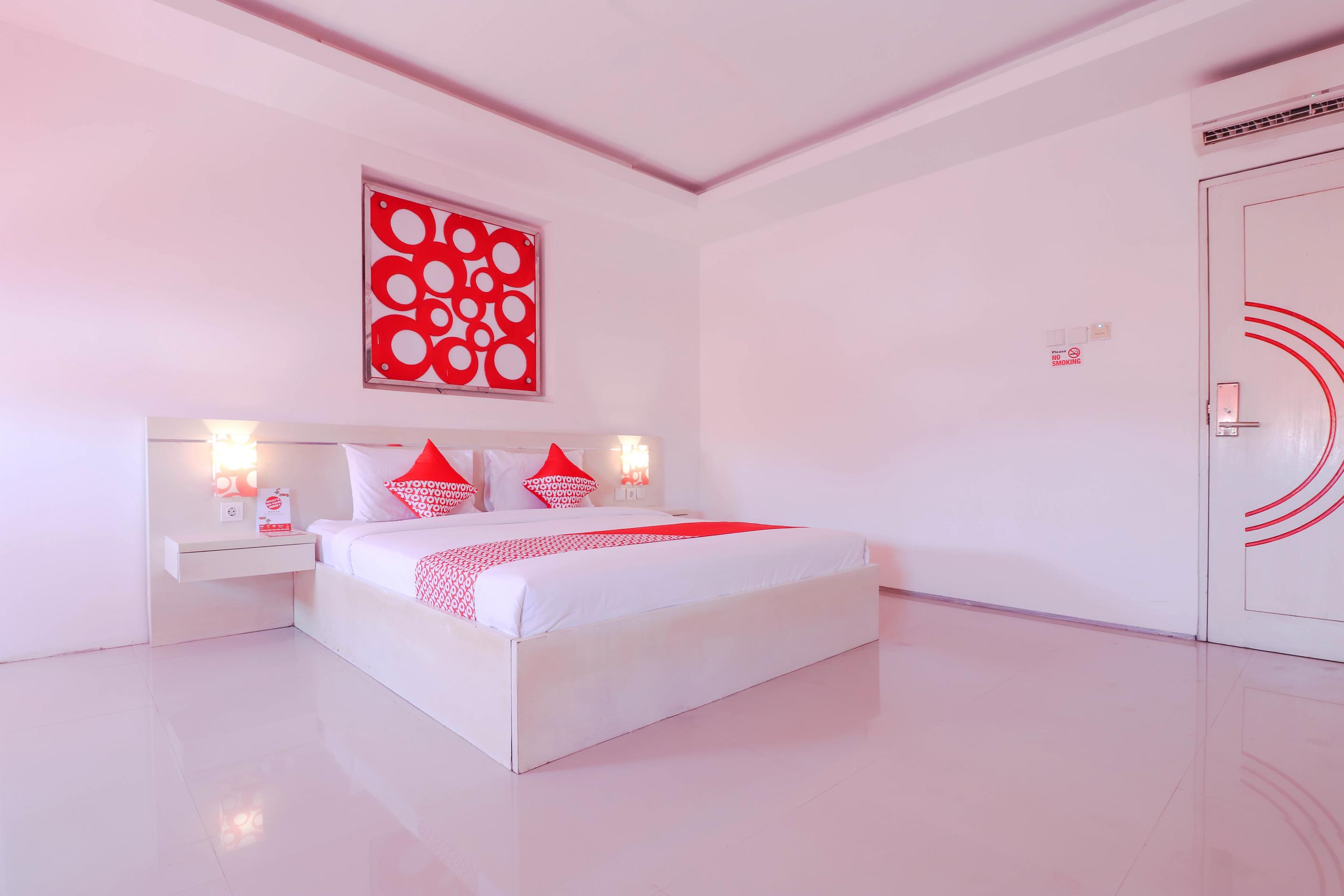 Kerobokan Oyo 1489 Simona Hotel מראה חיצוני תמונה