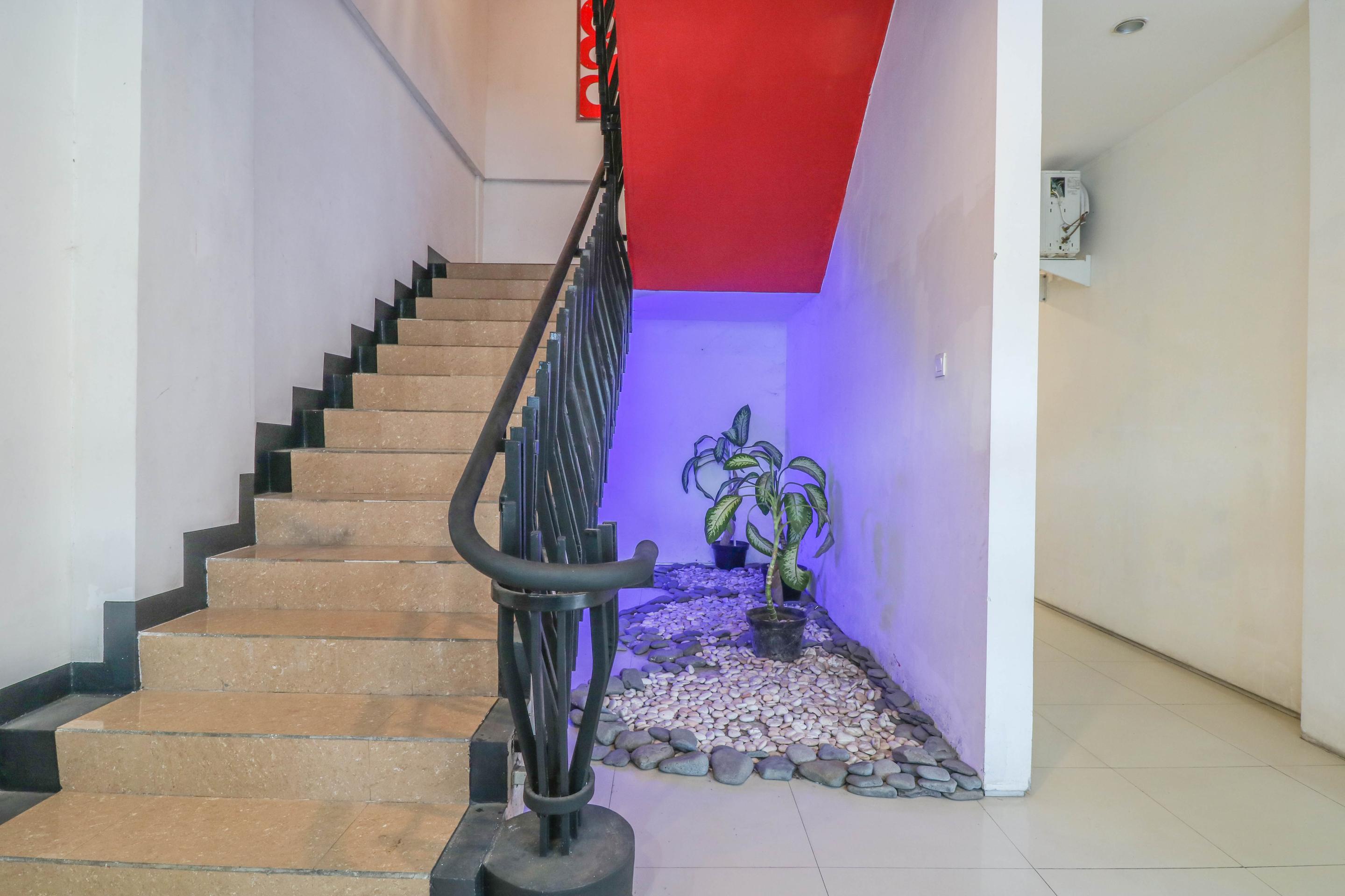 Kerobokan Oyo 1489 Simona Hotel מראה חיצוני תמונה