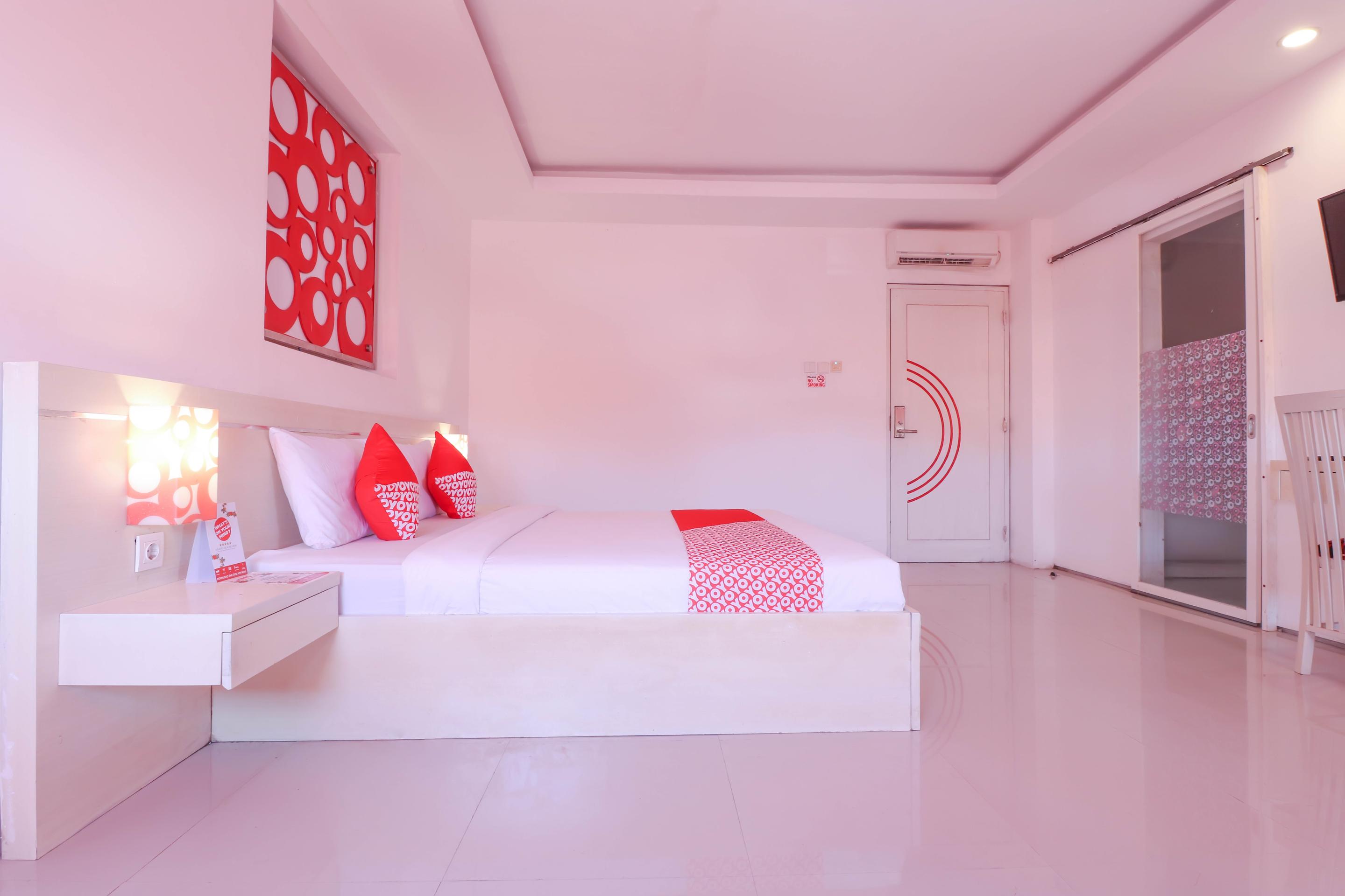 Kerobokan Oyo 1489 Simona Hotel מראה חיצוני תמונה
