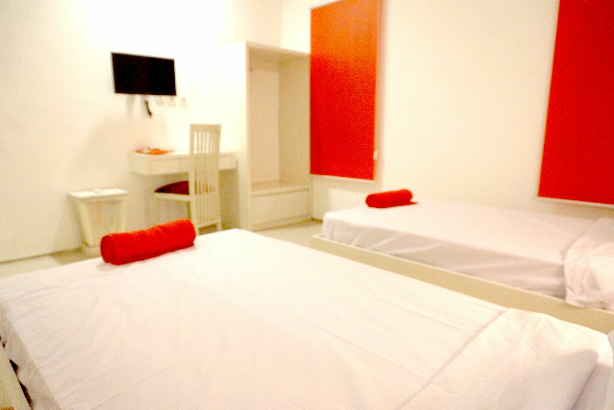 Kerobokan Oyo 1489 Simona Hotel מראה חיצוני תמונה