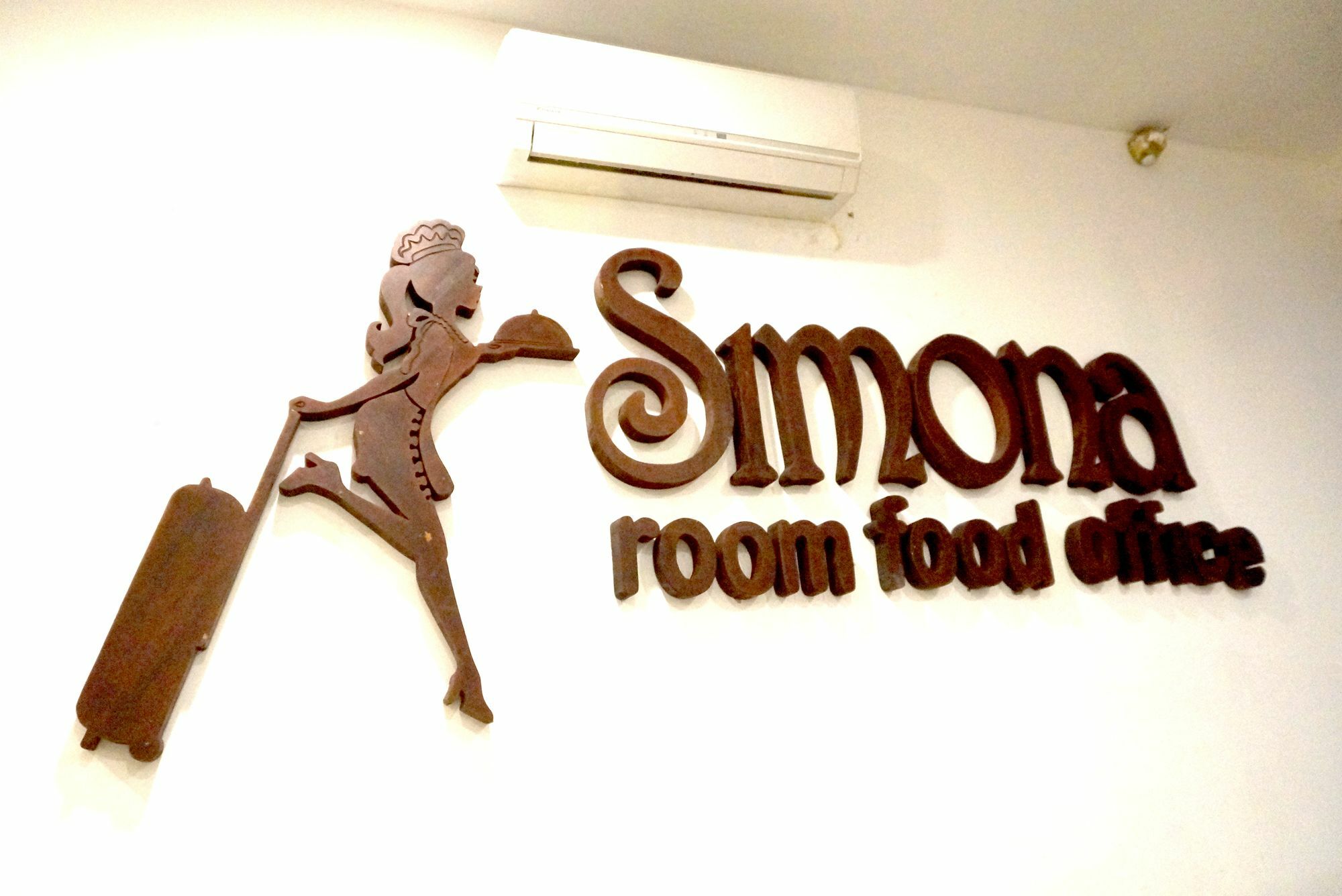 Kerobokan Oyo 1489 Simona Hotel מראה חיצוני תמונה