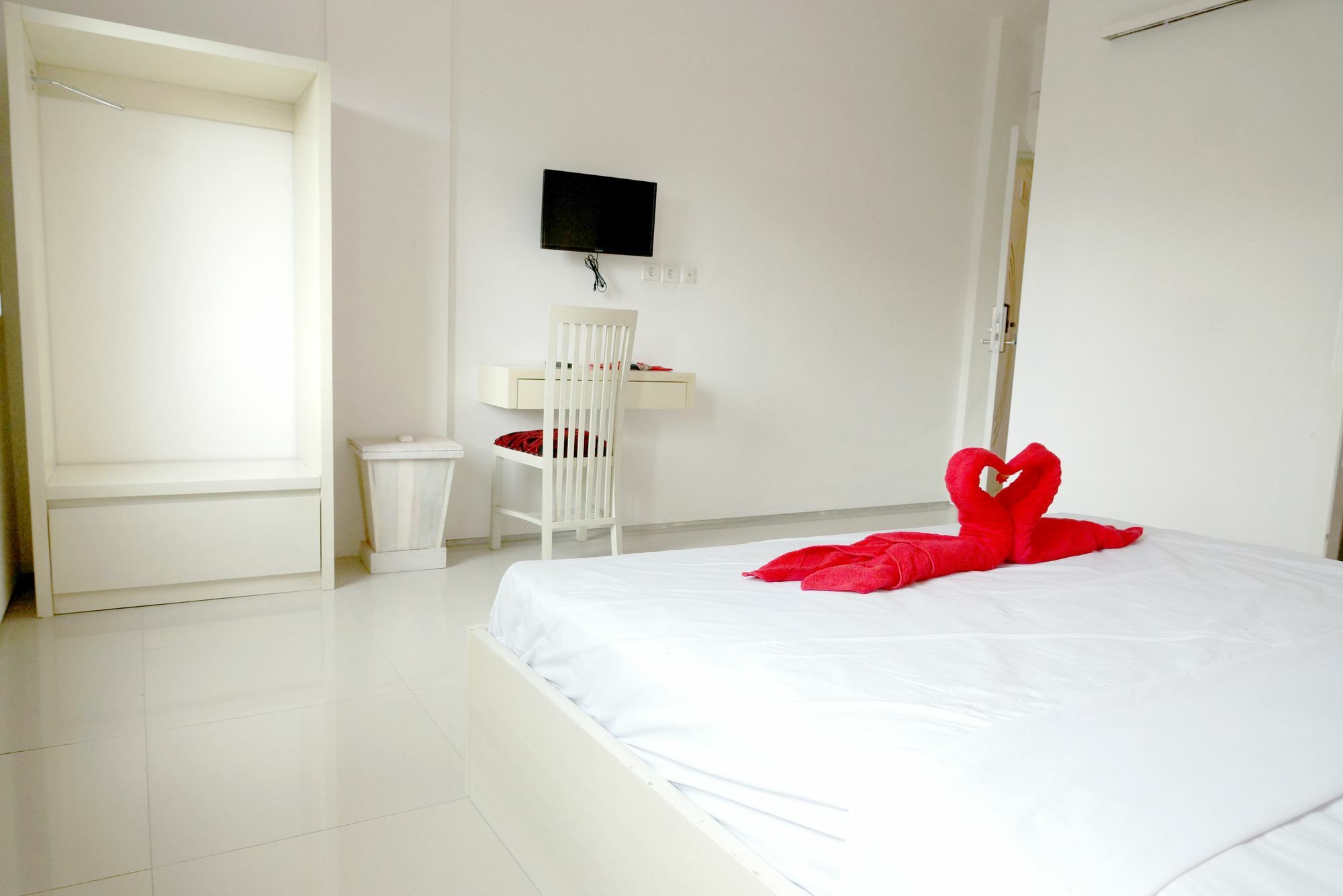 Kerobokan Oyo 1489 Simona Hotel מראה חיצוני תמונה