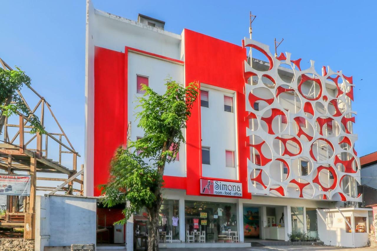 Kerobokan Oyo 1489 Simona Hotel מראה חיצוני תמונה