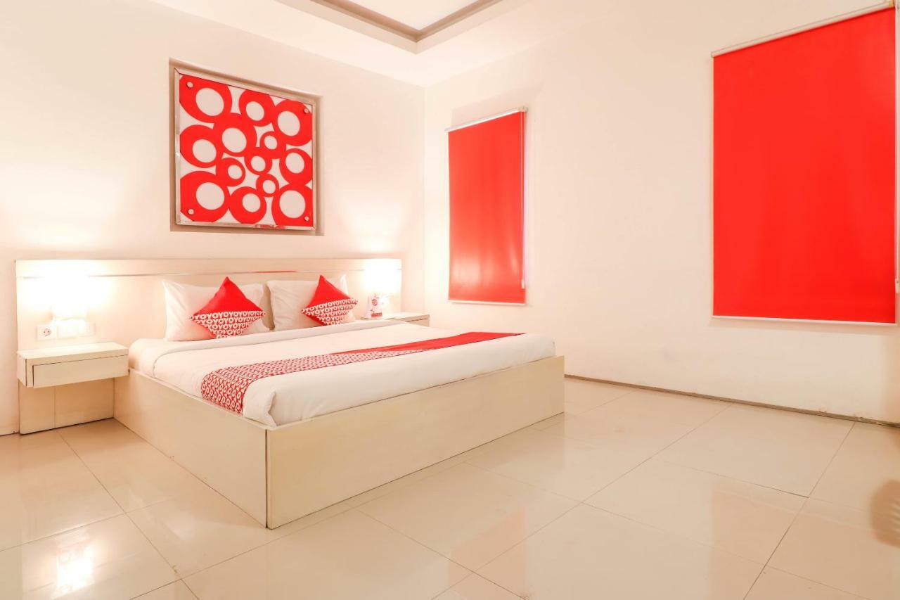 Kerobokan Oyo 1489 Simona Hotel מראה חיצוני תמונה