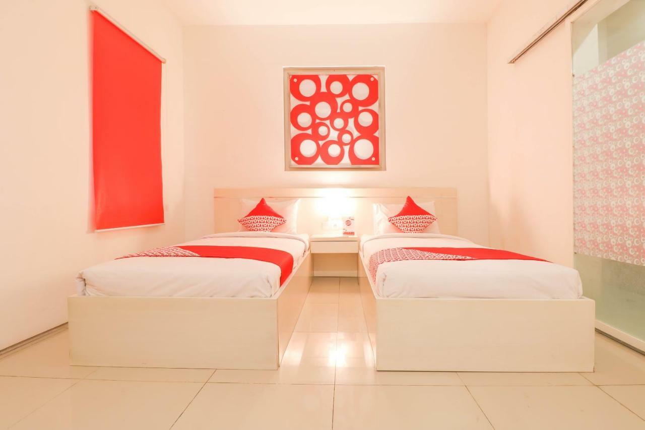 Kerobokan Oyo 1489 Simona Hotel מראה חיצוני תמונה